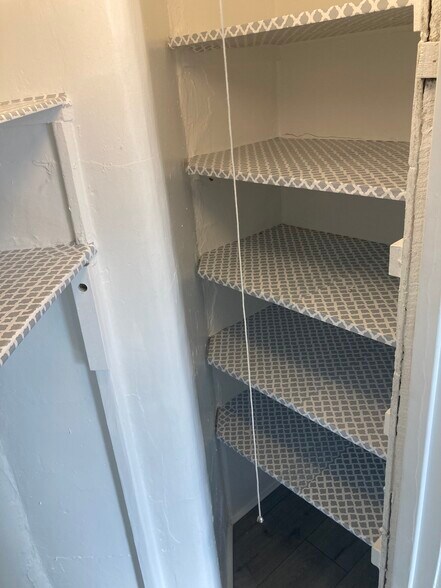 Building Photo - 8 N Indiana Ave