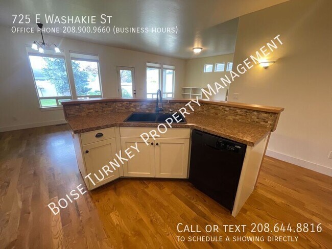 Building Photo - 725 Washakie St E