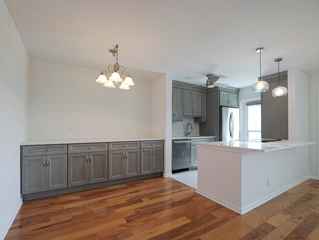 Building Photo - 37 Yacht Club Dr