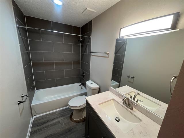 Building Photo - 1733 Leicester St