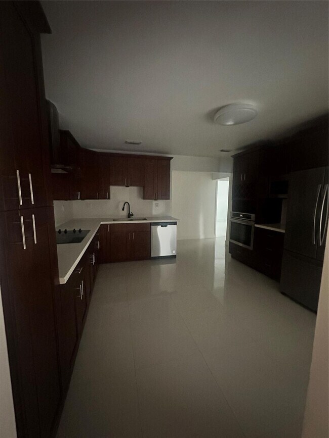 Building Photo - 2810 NE 60th St