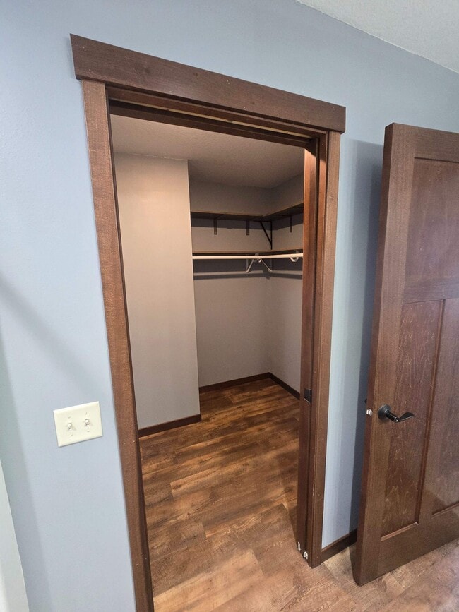 Building Photo - 1934 W 6th St