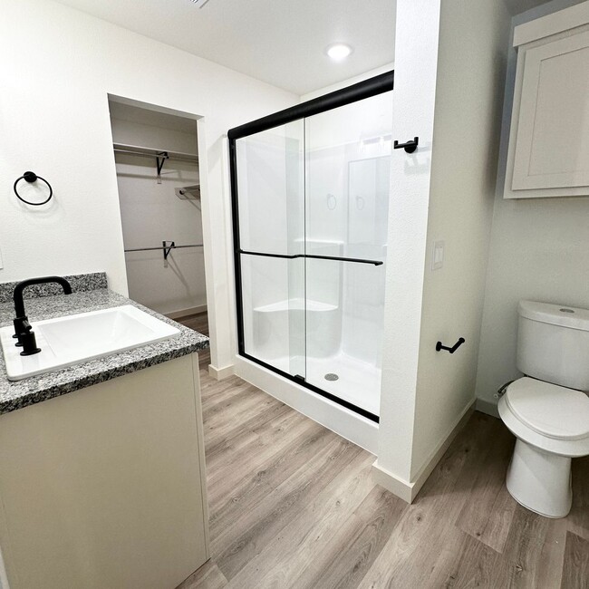 Building Photo - Brand New Build Located In Elm Meadows!
