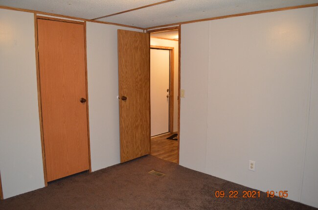 Building Photo - 1 Fews Chapel Rd