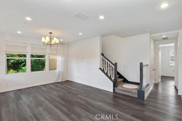 Building Photo - 55 Fuchsia