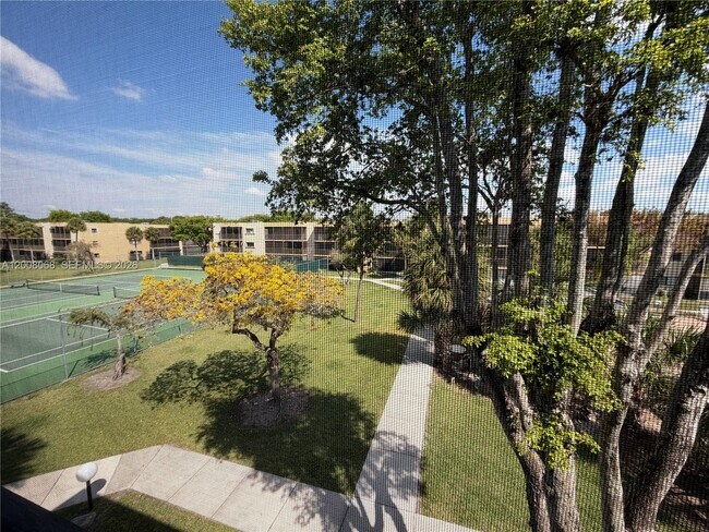 Building Photo - 8415 SW 107th Ave