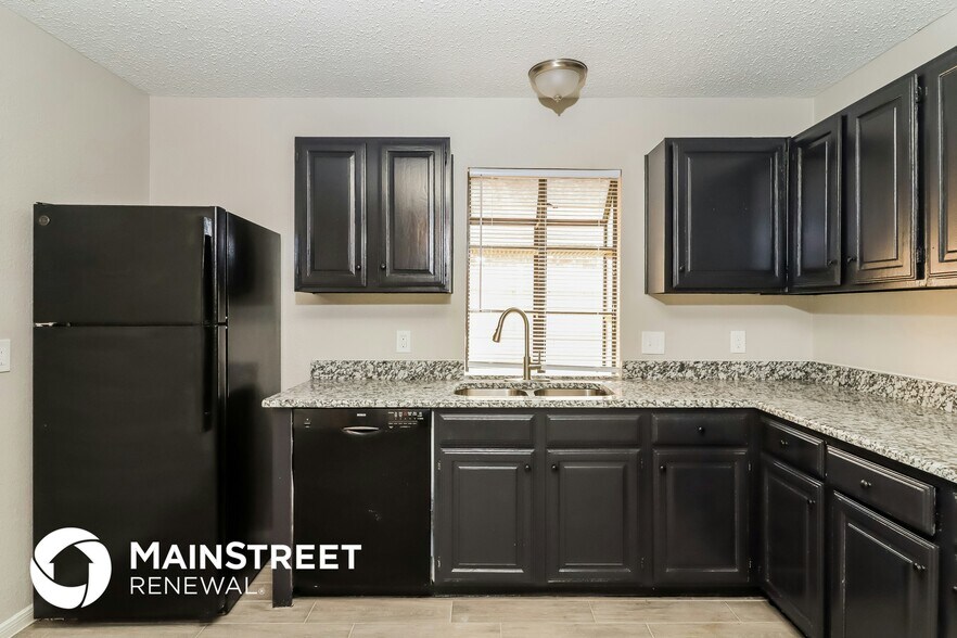 Building Photo - 5103 Nocona Ln