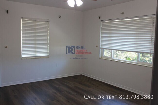 Building Photo - 621 Sunset Dr