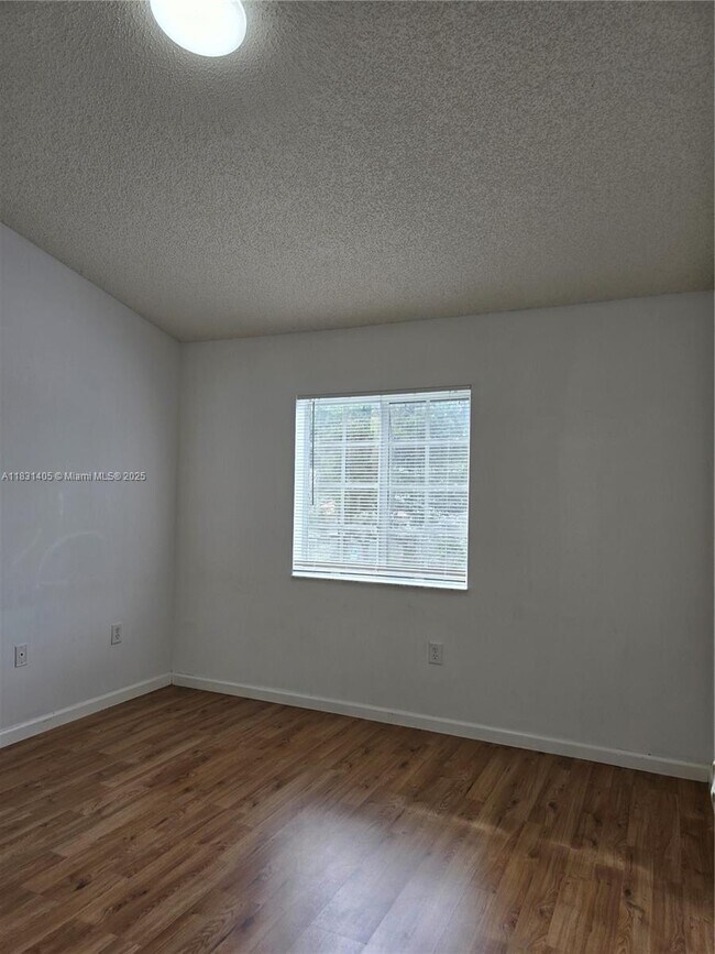 Building Photo - 14045 SW 121st Pl