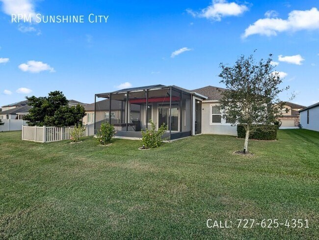 Building Photo - 13413 Palmera Vista Dr