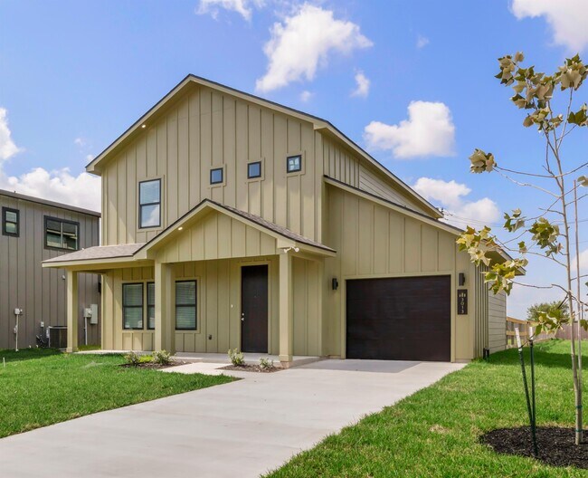 Primary Photo - 3013 Alpha Wolf Ct
