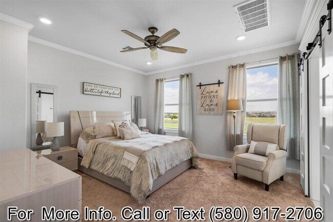 Building Photo - 6309 SW Oakmont Blvd