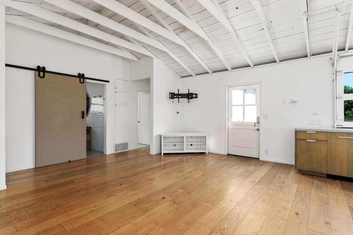 Building Photo - 721 3rd St