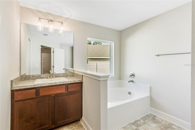 Building Photo - 430 Big Sioux Ct