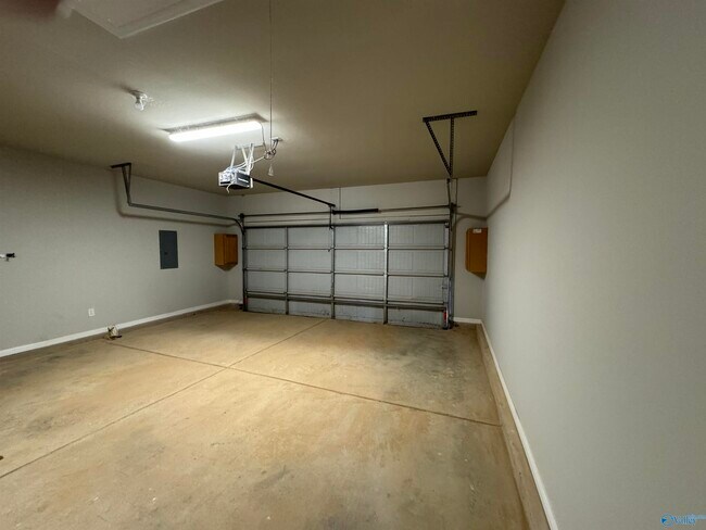 Building Photo - 30000 Abbeywood Ln