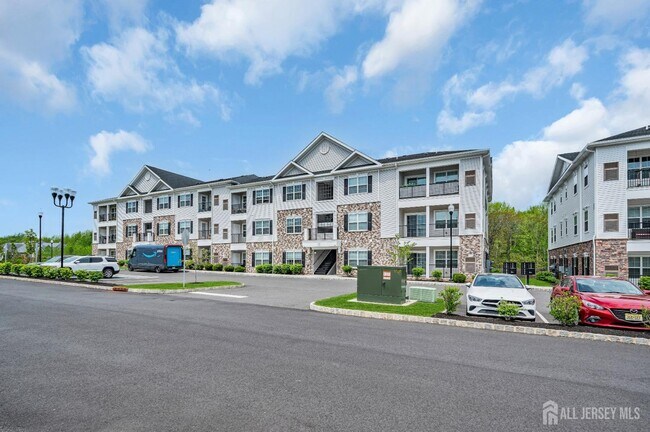 Building Photo - 915 Vanderbergh Blvd
