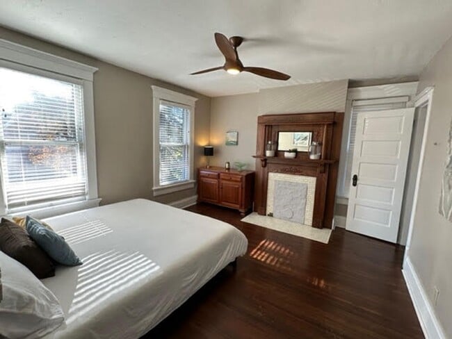 Building Photo - Victorian Village / Short North Single Family House!