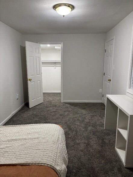 Building Photo - 7119 Kurth Ln