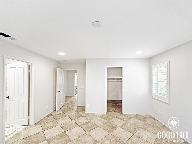 Building Photo - Irvine Stunner! 4BR Beauty with Private Yard & 2-Car Garage