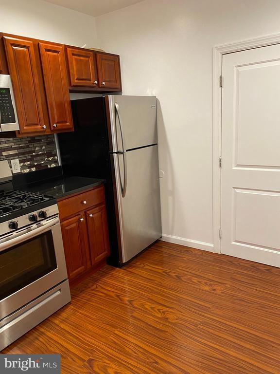 Building Photo - 918 S 12th St