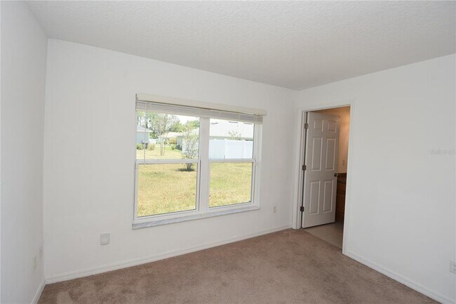 Building Photo - 31 Rosecroft Ln