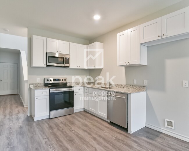 Building Photo - $1599! 3Bed/2.5Bath Fort Worth Duplex! Free application through 8/10! See information in descript...
