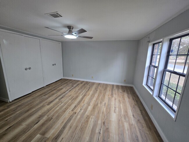 Building Photo - 1307 Point Peter Rd