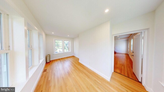 Building Photo - 11 Indian Spring Dr