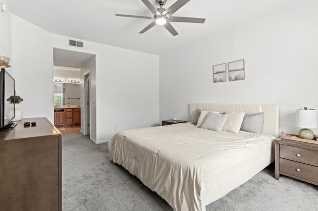 Building Photo - 14000 N 94th St