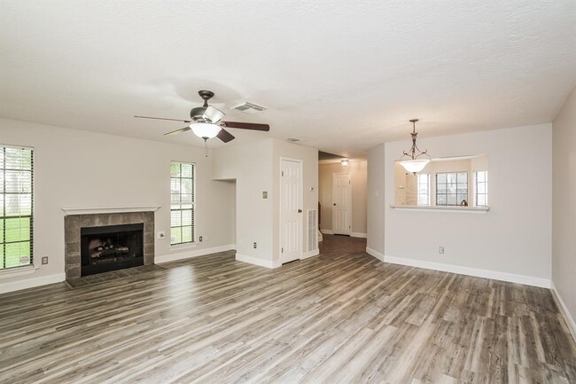 Building Photo - 17263 Saturn Ln