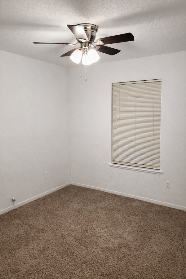 Building Photo - 528 W Kellis St