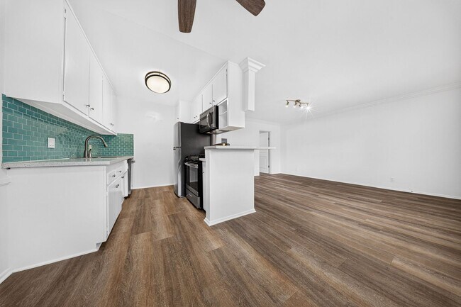 Interior Photo - 15114 Dickens St.