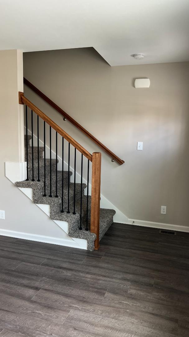 Building Photo - 724 Commerce St