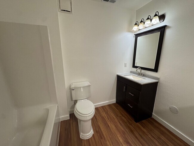 Building Photo - Perez- Sandalwood