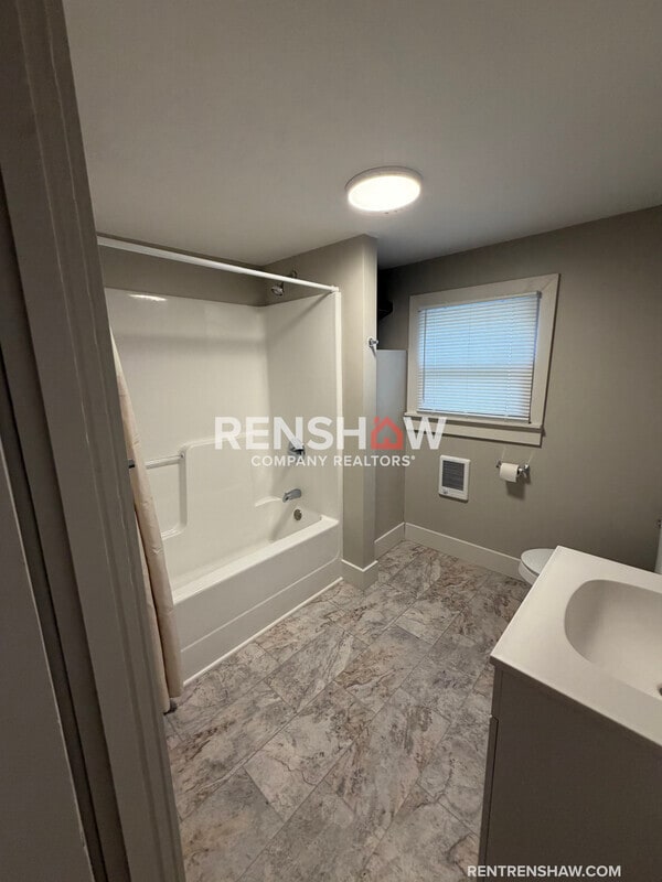 Building Photo - 123 Barham St