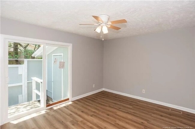Building Photo - 2012 Lakemeadow Dr