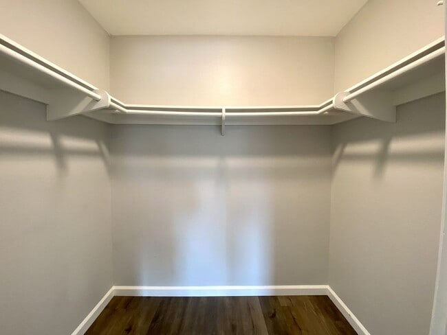 Building Photo - 1 Bedroom, 1 Bathroom condo in Friars Pointe HOA