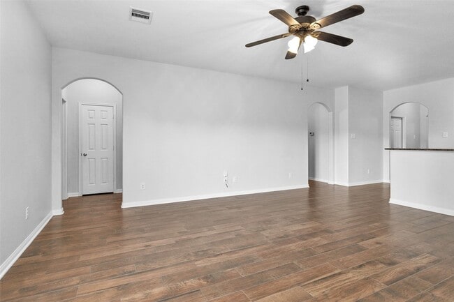 Building Photo - 30831 W Lost Creek Blvd