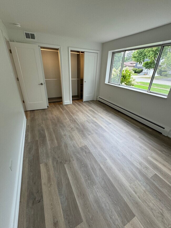 Closet Systems - 603 S McKinley Ave