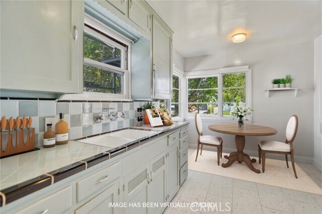 Building Photo - 171 Costa Mesa St