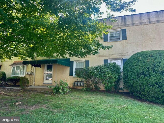Building Photo - 612 Shoemaker Ave