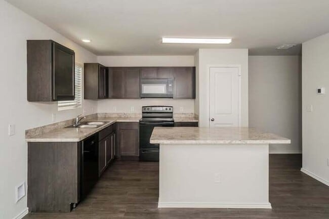 Building Photo - 3723 Somers Crest