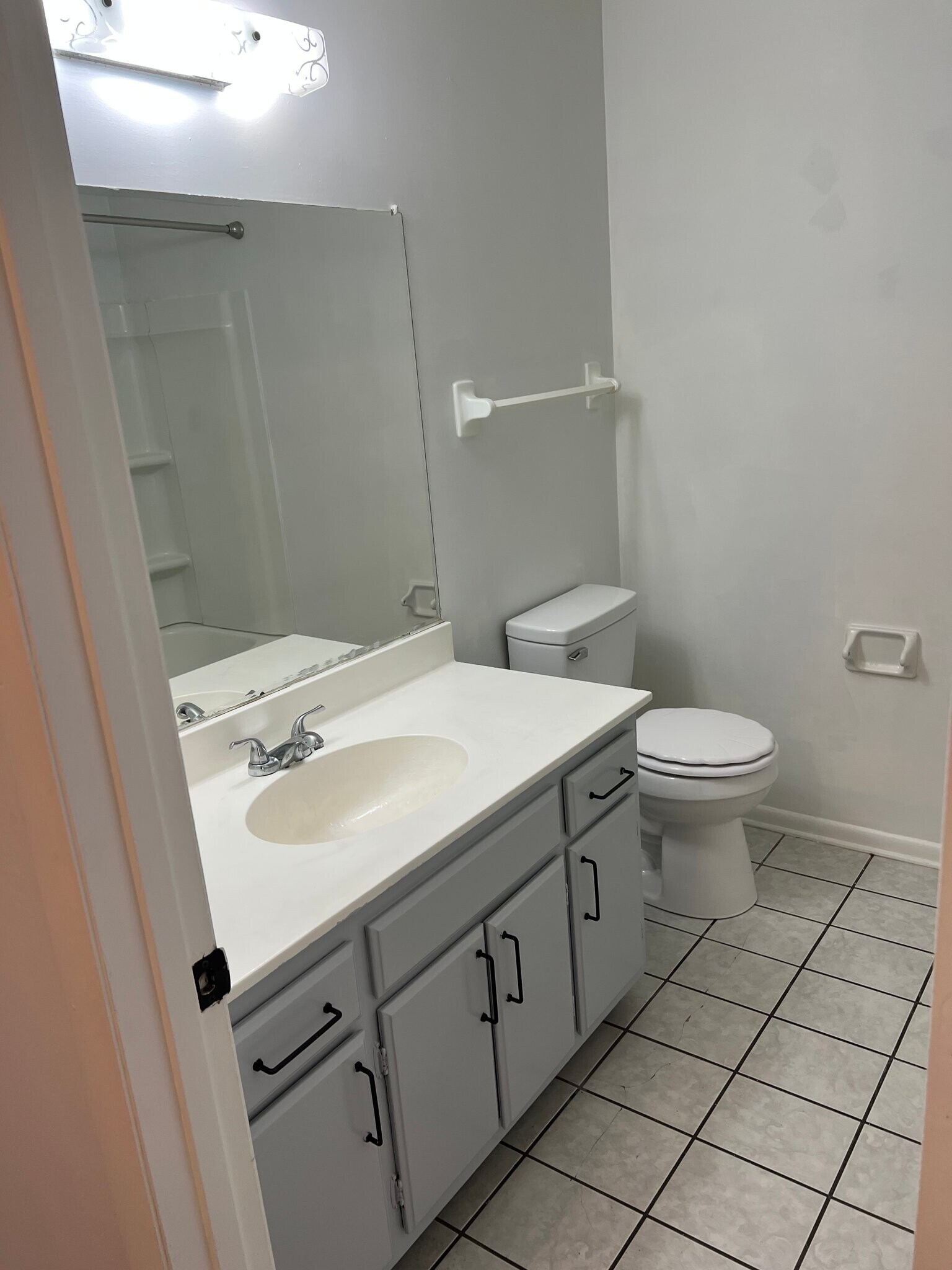 Building Photo - 1008 Hickory Hill Ln