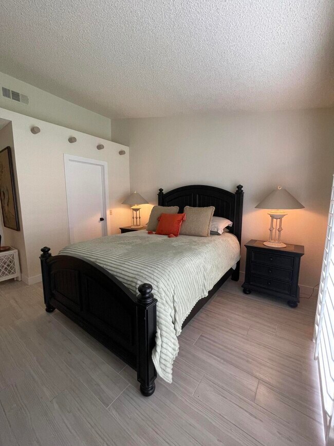 Building Photo - 40880 Whirling Wind Dr