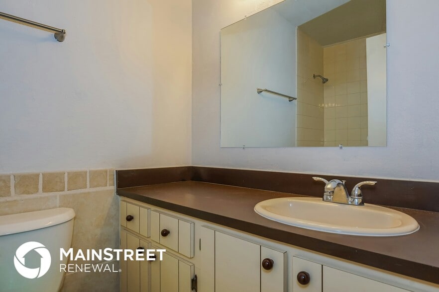 Building Photo - 142 Springwood Dr