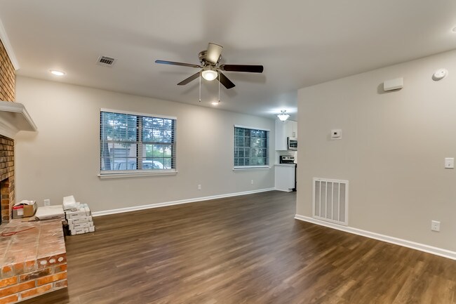 Building Photo - 1511 5th Ave