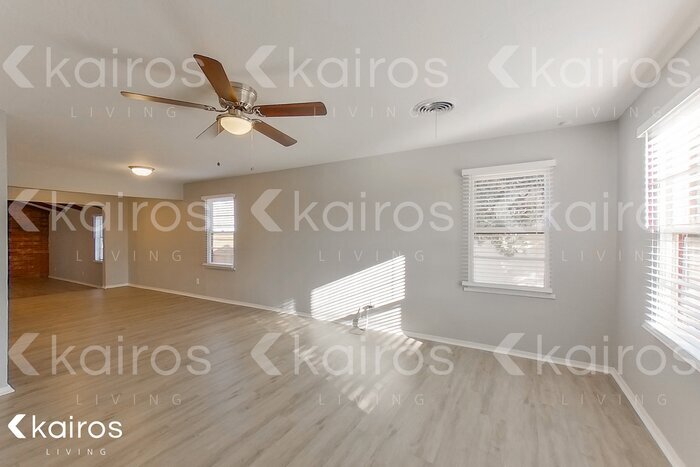 Building Photo - 4922 Parker St