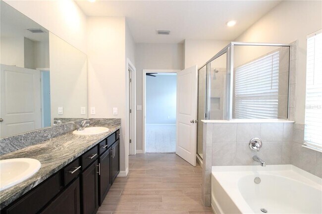 Building Photo - 1462 NW 136th St