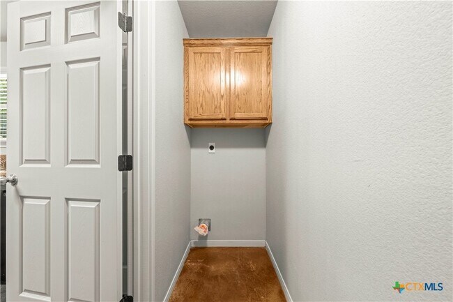 Building Photo - 1521 Aztec Trce