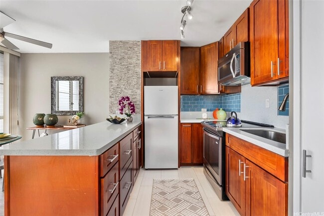 Building Photo - 757 Kinalau Pl